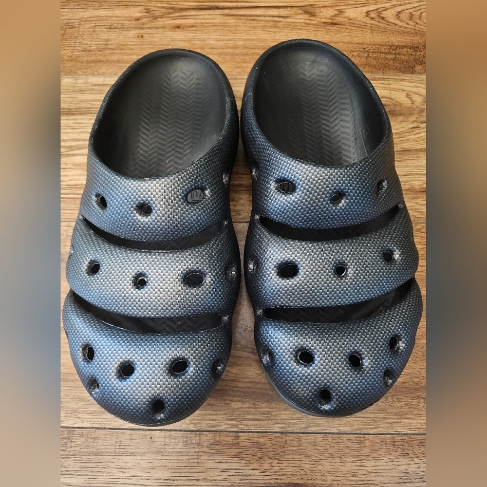 Keen Yogui Arts Clogs/sandals